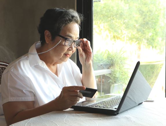 Online Shopping Safety Tips Image