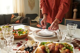 How to Host the Perfect Dinner Party Image